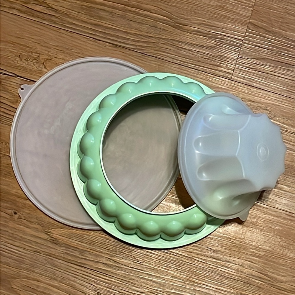 Vintage Tupperware jello mold - Picture 3 of 3